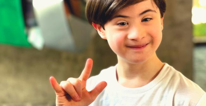 تبرعوا لربح iPhone 13 حملة تبرعات جمعية سنا للأشخاص ذوي الإعاقة خمسة رابحون سيحصلون على iPhone 13 تذكره واحده ….. ٥ دنانير دفتر ( ٢٥ ورقه) …. ١٠٠ دينار ١٦ دفتر ( ٤٠٠ ورقه) لتغطية سنه دراسية كامله …. ١٥٠٠ دينار تبرعكم سيساهم في تعليم طفل من ذوي التحديات التبرعات عن طريق رابط سجلني https://www.sajilni.com/cart-new/checkout/8151